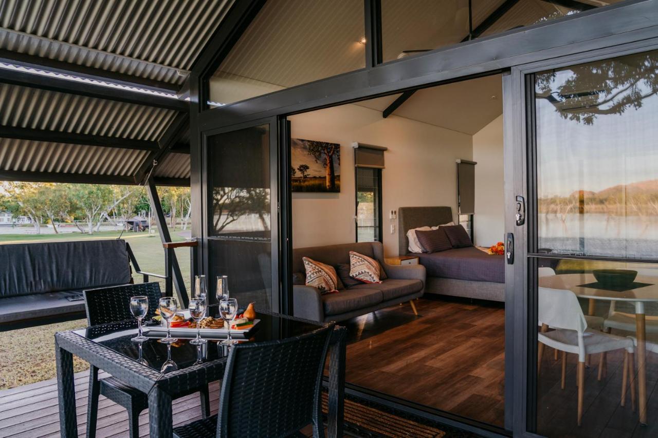 Kimberleyland Waterfront Holiday Park カナナラ エクステリア 写真