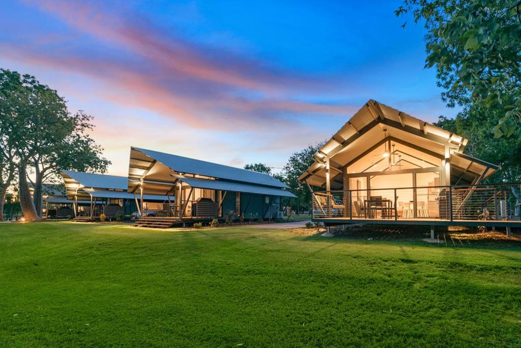 Kimberleyland Waterfront Holiday Park カナナラ エクステリア 写真