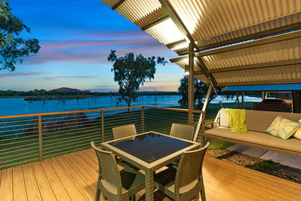 Kimberleyland Waterfront Holiday Park カナナラ エクステリア 写真